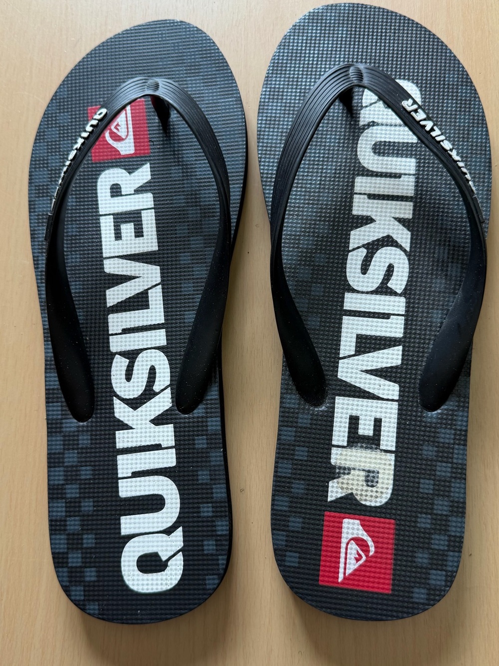 NWOT Quiksilver Black Flip-Flops with White Logo and Red Emblem